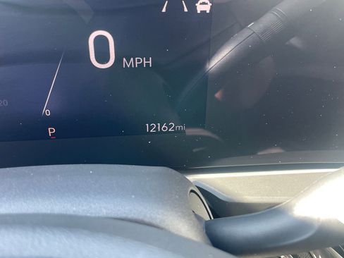 Used 2025 Buick Envista Sport Touring image 18