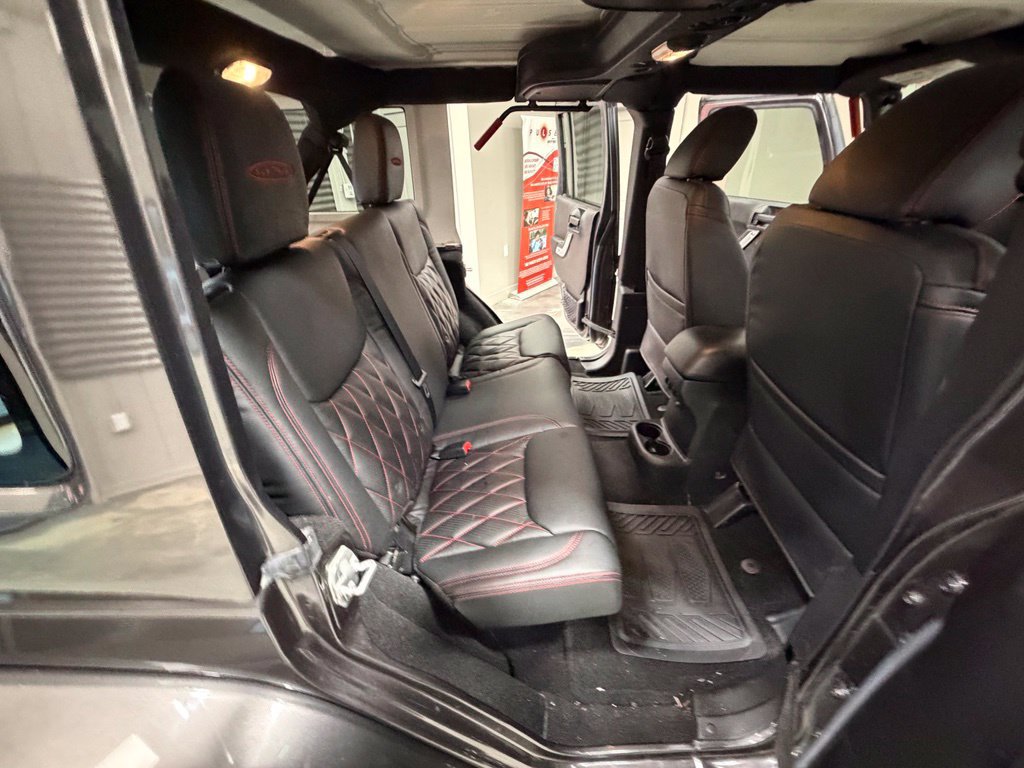 Used 2016 Jeep Wrangler Unlimited Rubicon w/ Connectivity Group AWD/4WD image 49