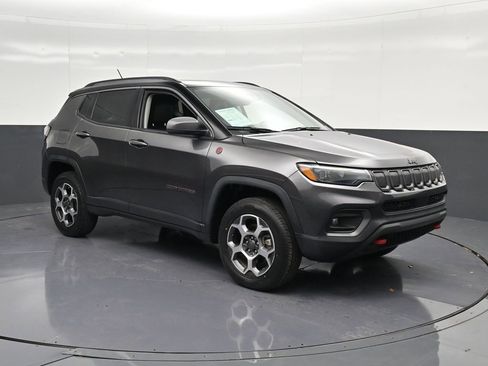 Used 2022 Jeep Compass Trailhawk w/ Trailhawk Elite Group AWD/4WD image 5