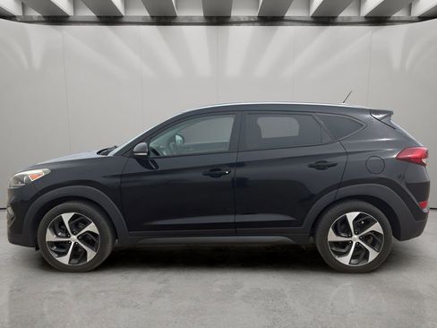 Used 2016 Hyundai Tucson Sport image 2