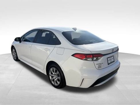 Used 2020 Toyota Corolla LE image 11
