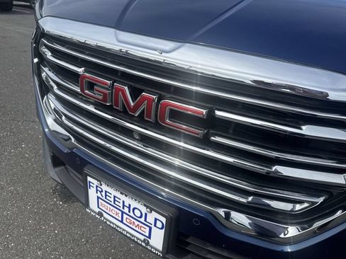 Used 2022 GMC Terrain SLT w/ Infotainment Package II AWD/4WD image 32
