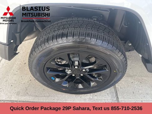 Used 2023 Jeep Wrangler Unlimited Sahara w/ Cold Weather Group image 19