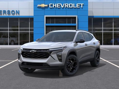 New 2026 Chevrolet Trax LT w/ Sunroof Package FWD image 8