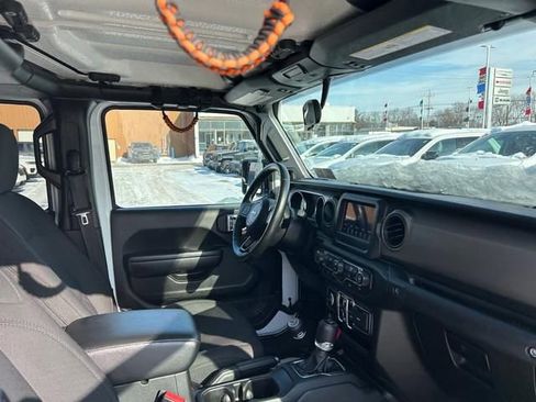 Used 2021 Jeep Gladiator Willys image 30