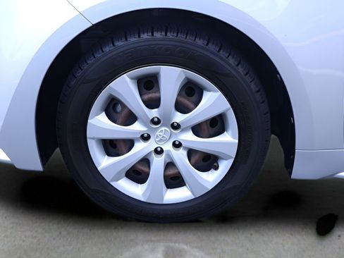 Certified 2022 Toyota Corolla LE FWD image 26