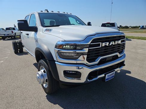 New 2026 RAM 5500 Tradesman w/ Chrome Appearance Group image 10