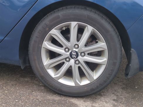 Used 2015 Hyundai Elantra SE w/ Option Group 02 image 15