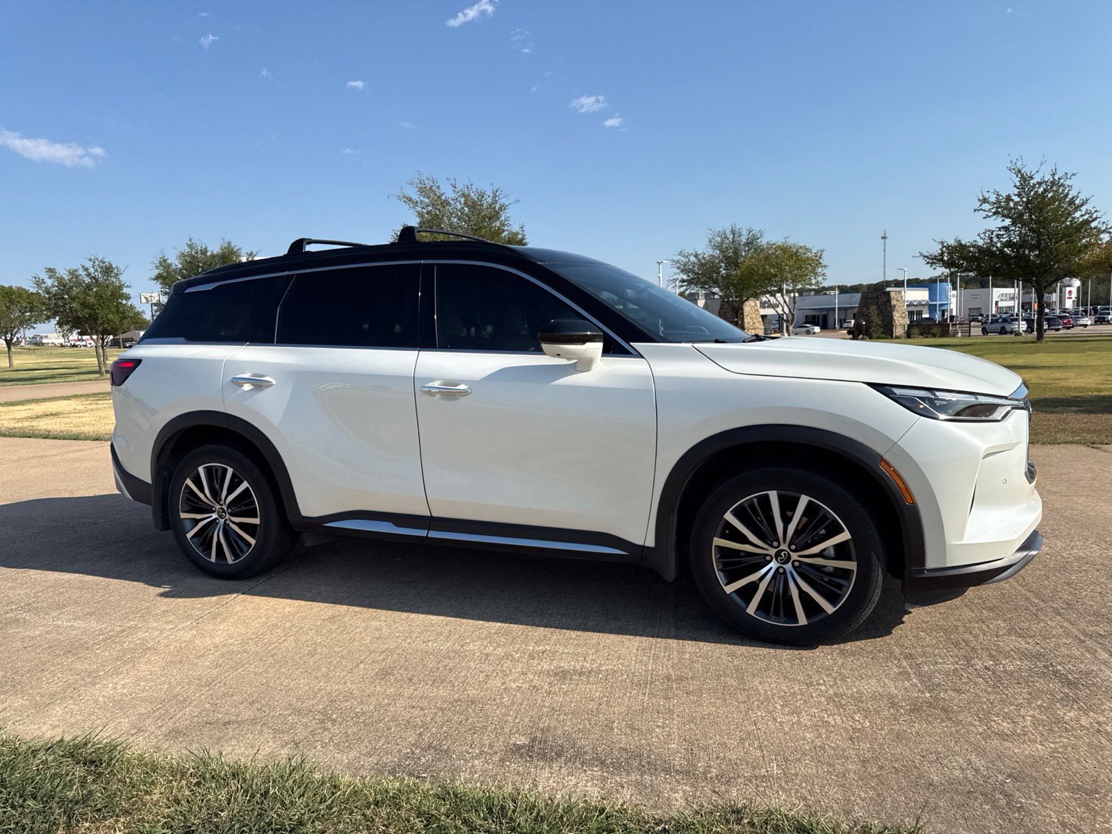 Used 2025 INFINITI QX60 Autograph w/ Cargo Package AWD/4WD image 4