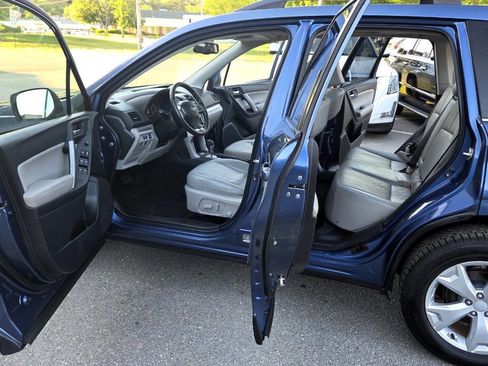 Used 2014 Subaru Forester 2.5i Limited AWD/4WD image 23