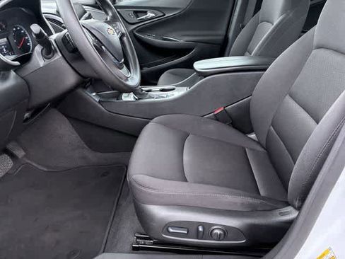 Used 2024 Chevrolet Malibu LT FWD image 18