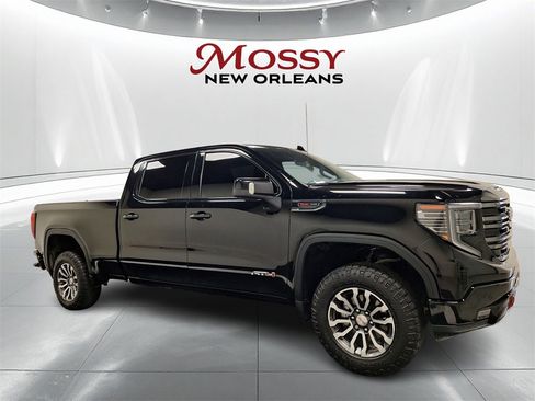 Used 2023 GMC Sierra 1500 AT4 w/ AT4 Preferred Package image 3