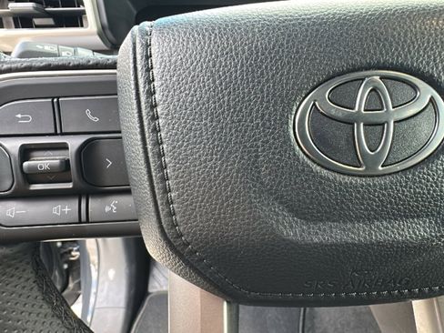 Used 2024 Toyota Tacoma TRD Off-Road image 19