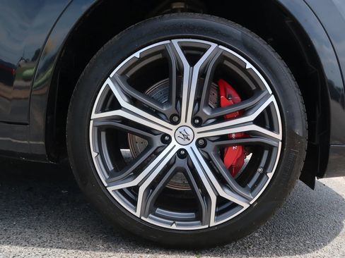 Used 2022 Maserati Levante Modena AWD/4WD image 56