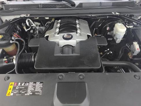 Used 2019 Cadillac Escalade Premium Luxury RWD image 8