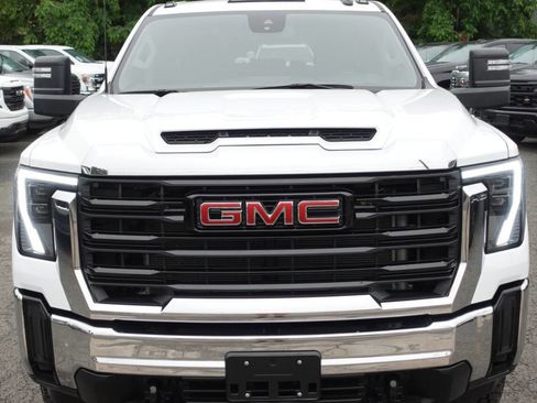 Used 2024 GMC Sierra 2500 Pro image 5