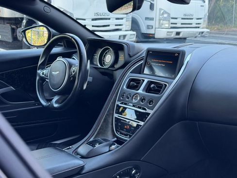 Used 2018 Aston Martin DB11 V12 RWD image 22