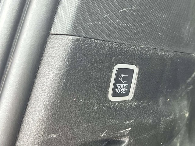 Used 2024 Jeep Wagoneer L Series II w/ Flexible Seating Group AWD/4WD image 23