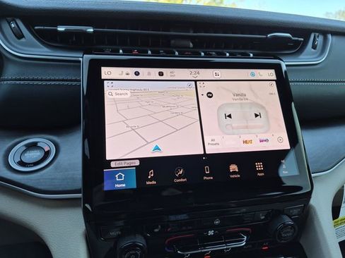 New 2025 Jeep Grand Cherokee Limited image 24