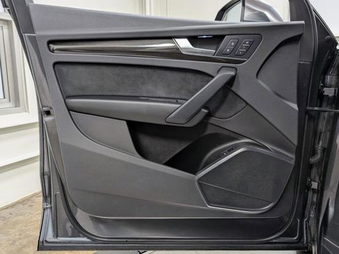 Used 2022 Audi SQ5 Premium w/ Convenience Package image 12