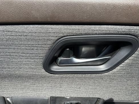 Used 2022 Nissan Rogue SV AWD/4WD image 31