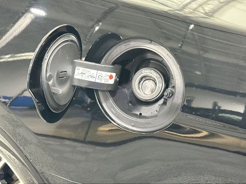 Used 2022 Ford Mustang Premium image 39