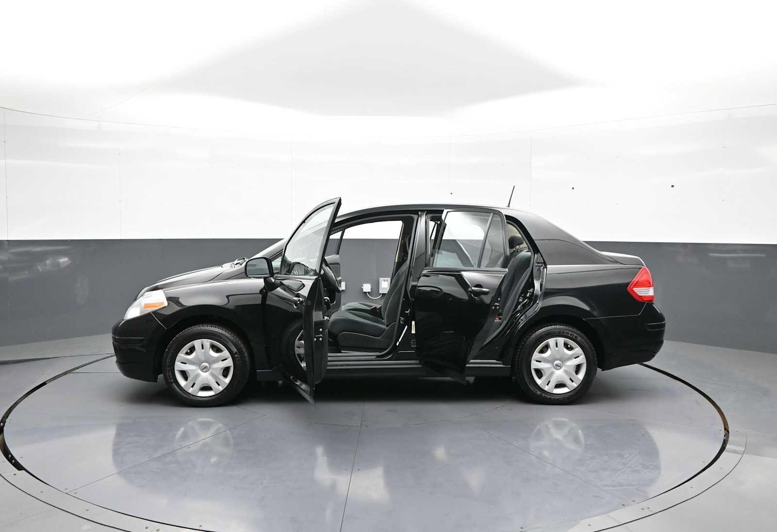 Used 2011 Nissan Versa 1.8 S FWD image 41