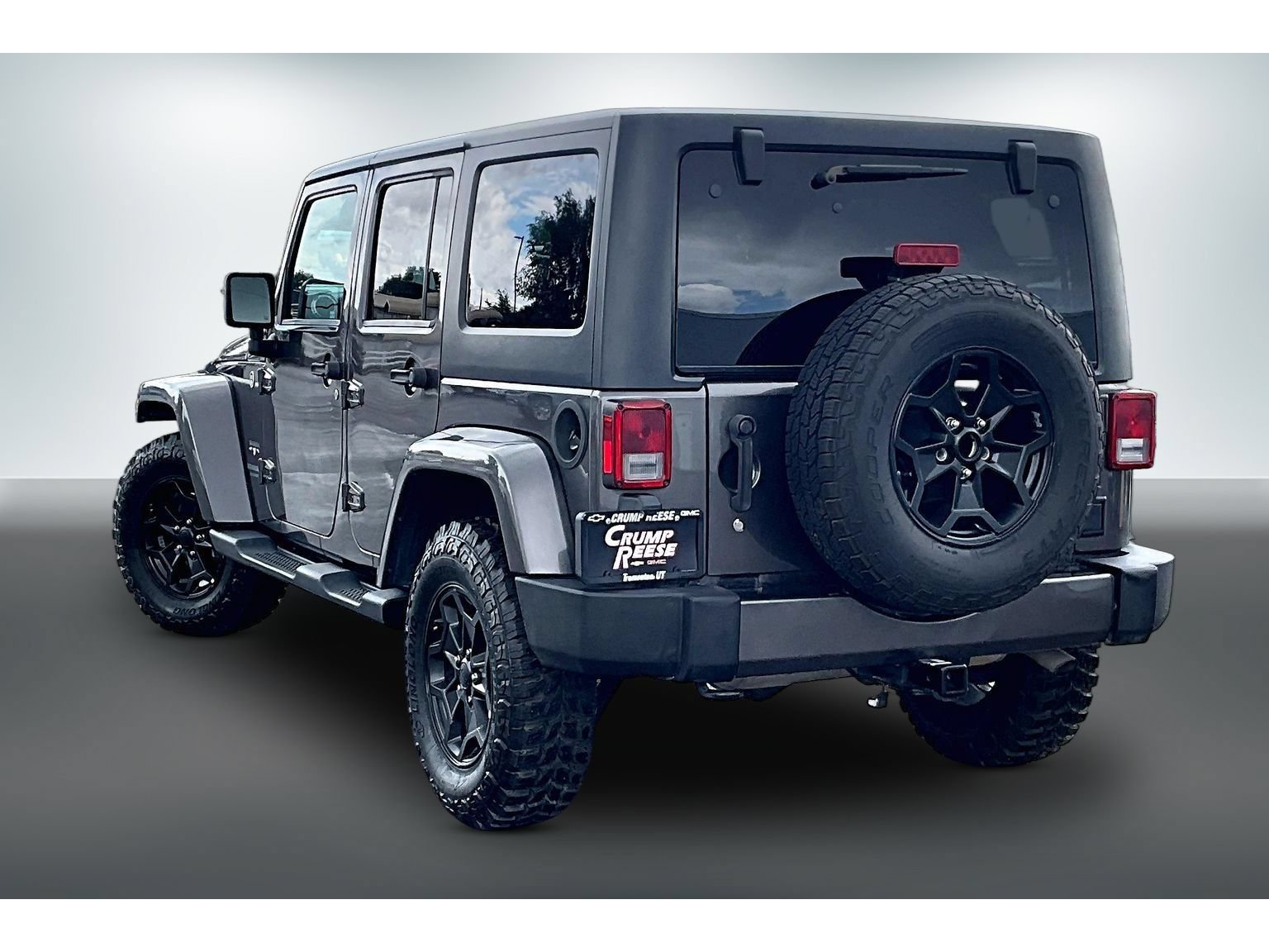 Used 2016 Jeep Wrangler Unlimited Sahara w/ Connectivity Group AWD/4WD image 4