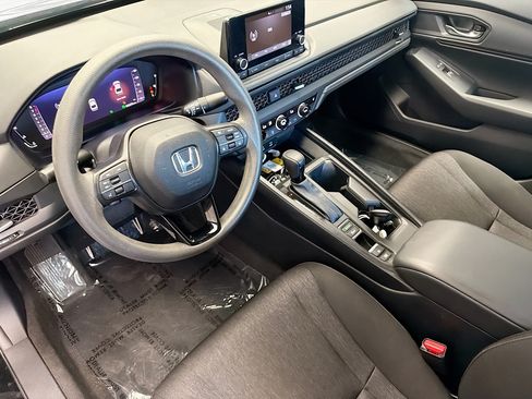 Used 2023 Honda Accord EX image 7