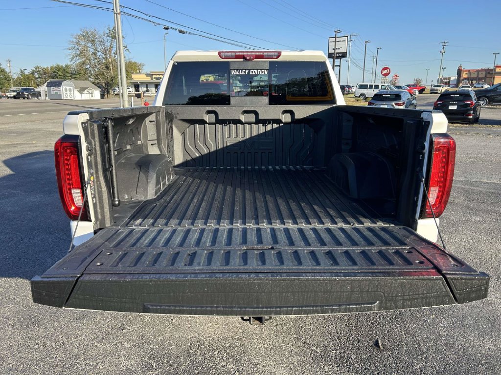 Used 2024 GMC Sierra 1500 Denali Ultimate AWD/4WD image 11