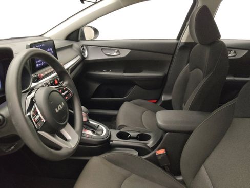 Used 2024 Kia Forte LXS image 17