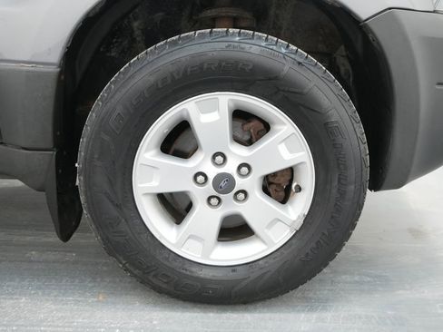 Used 2007 Ford Escape XLT image 10