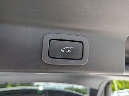 Used 2020 Jaguar F-PACE Premium AWD/4WD image 12