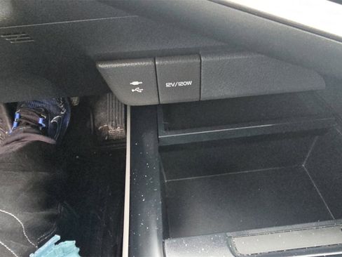 Used 2019 Toyota Camry SE image 19