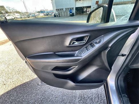 Used 2020 Chevrolet Trax LT image 20