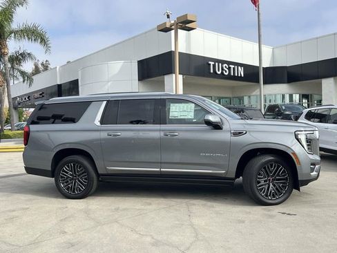 New 2026 GMC Yukon XL Denali w/ Denali Reserve Package RWD image 2