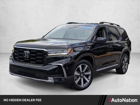 Certified 2024 Honda Pilot Touring image 1