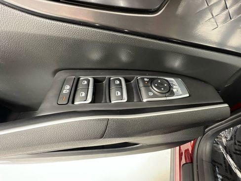 Used 2025 Kia Sorento S image 12