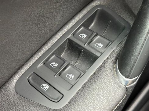 Used 2019 Volkswagen Golf Alltrack SE image 22