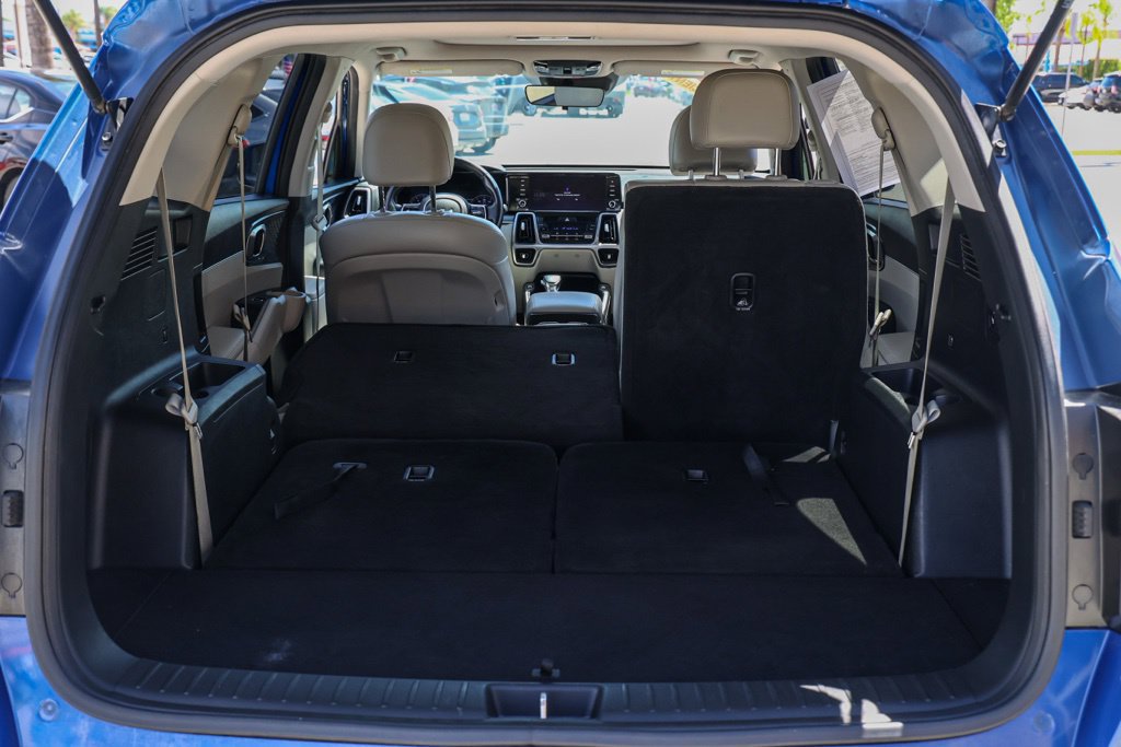 Used 2023 Kia Sorento S w/ Panoramic Sunroof Package FWD image 17