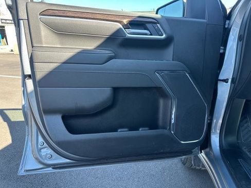 Used 2025 GMC Sierra 1500 Elevation image 13