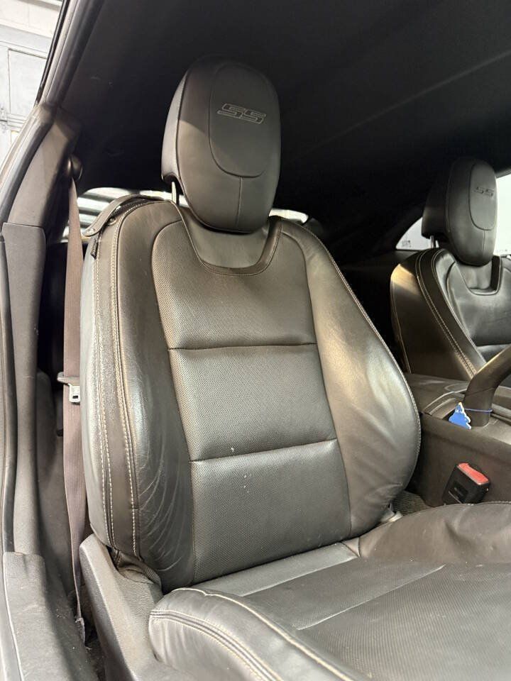 Used 2015 Chevrolet Camaro LT RWD image 7