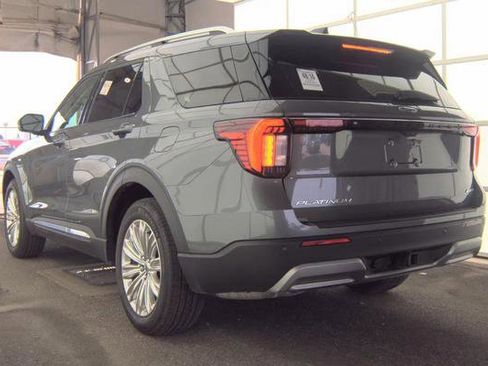 Used 2025 Ford Explorer Platinum w/ LUX Leather Package AWD/4WD image 5