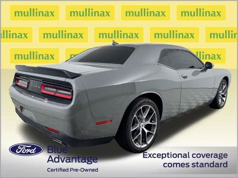 Used 2023 Dodge Challenger SXT w/ Plus Package RWD image 4