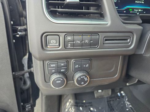 Used 2024 Chevrolet Tahoe LT AWD/4WD image 24