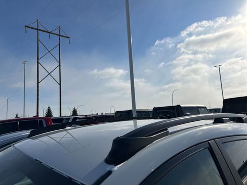 Used 2024 Subaru Crosstrek 2.0i Premium image 18