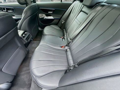 Used 2024 Mercedes-Benz E 350 4MATIC Sedan image 24