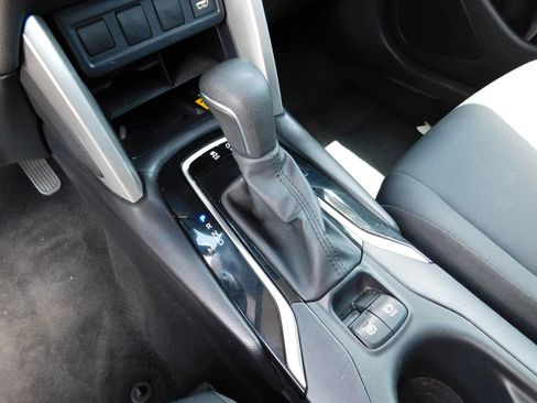 Used 2022 Toyota Corolla Cross LE FWD image 20