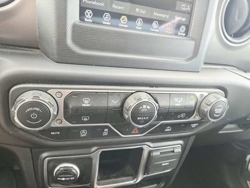 Used 2023 Jeep Wrangler Unlimited Sport AWD/4WD image 25
