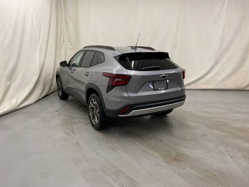 New 2026 Chevrolet Trax LT w/ Driver Confidence Package image 5